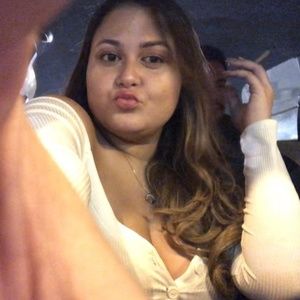 Meet your Posher, Amalia